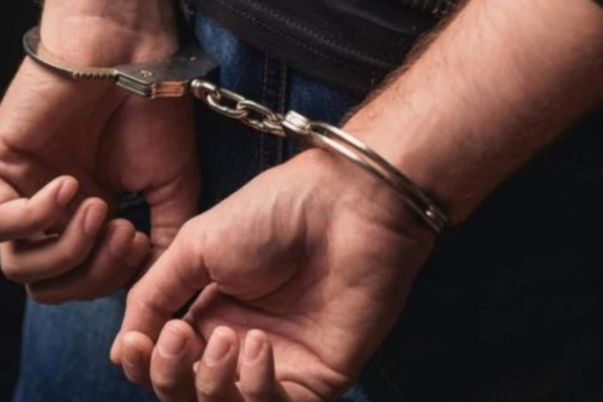 उमेदवारी अर्ज भरायला गेल्या अन् घरात झाला 'गेम', अखेर पोलिसांची एंट्री उमेदवारी अर्ज भरायला गेल्या अन् घरात झाला 'गेम', अखेर पोलिसांची एंट्री