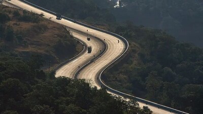 Mumbai Pune Expressway: चहा मुंबईत, सकाळचा नाश्ता पुण्यात! मुंबई- पुणे प्रवास फक्त 90 मिनिटांत; सुपरफास्ट एक्सप्रेस वेला केंद्राची मंजुरी