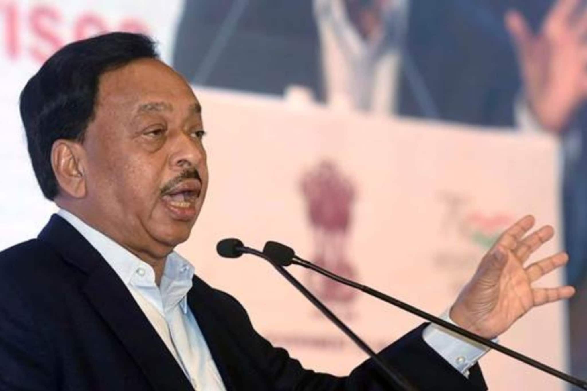 नारायण राणे यांना स्टेजवर भोवळ, डायसवरून खुर्चीकडे जाताना चक्कर नारायण राणे यांना स्टेजवर भोवळ, डायसवरून खुर्चीकडे जाताना चक्कर