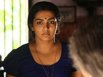 प्रसिद्ध अभिनेत्रीला पीरियड्समध्ये करावा लागलेला रोमान्स, म्हणाली,"माझ्याकडे..."