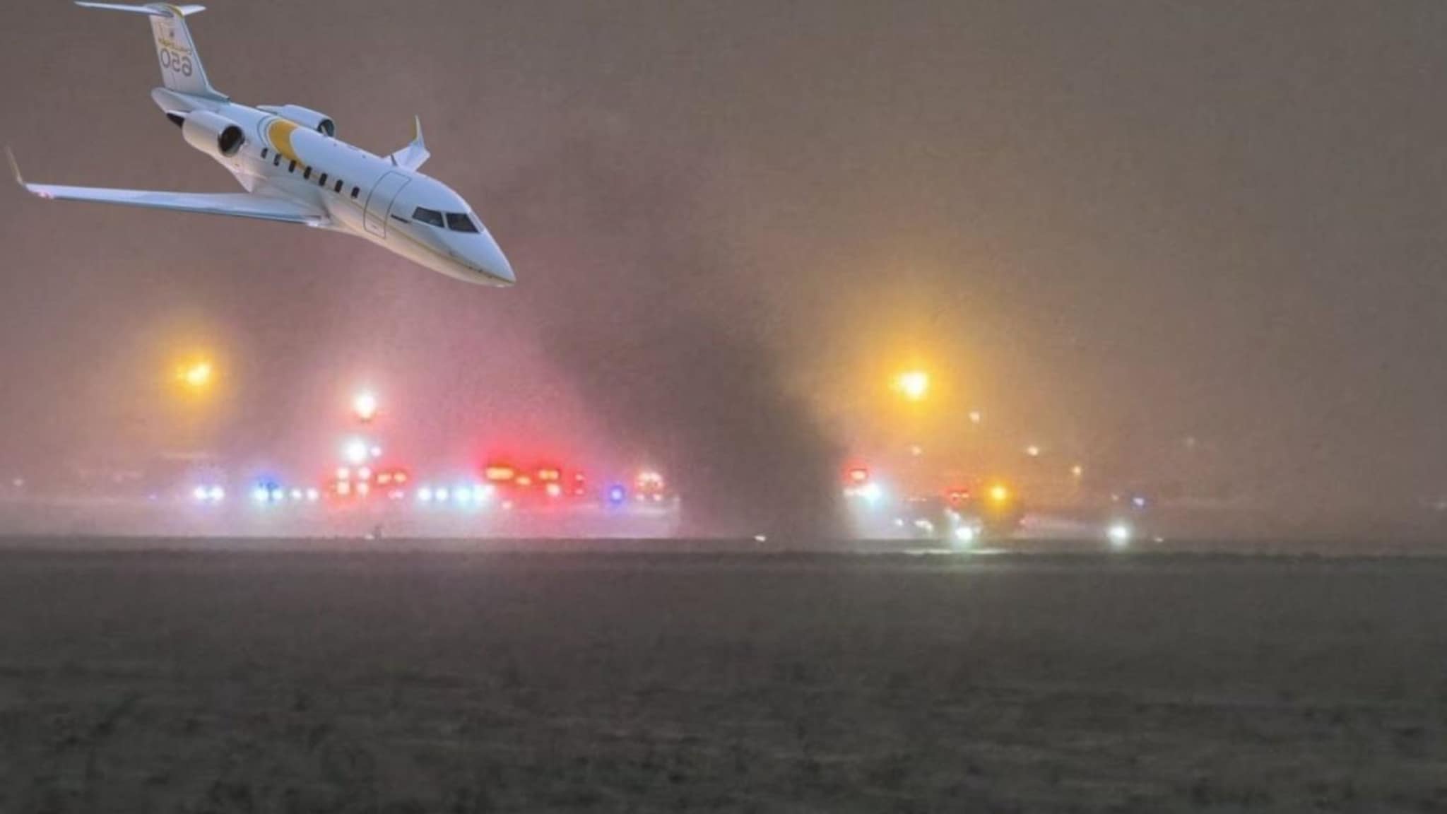 Shocking! एकीकडे समुद्रात जहाज बुडालं, दुसरीकडे आकाशातून विमान कोसळलं; 19 कोटी लोक अडचणीत, एअरपोर्ट बंद