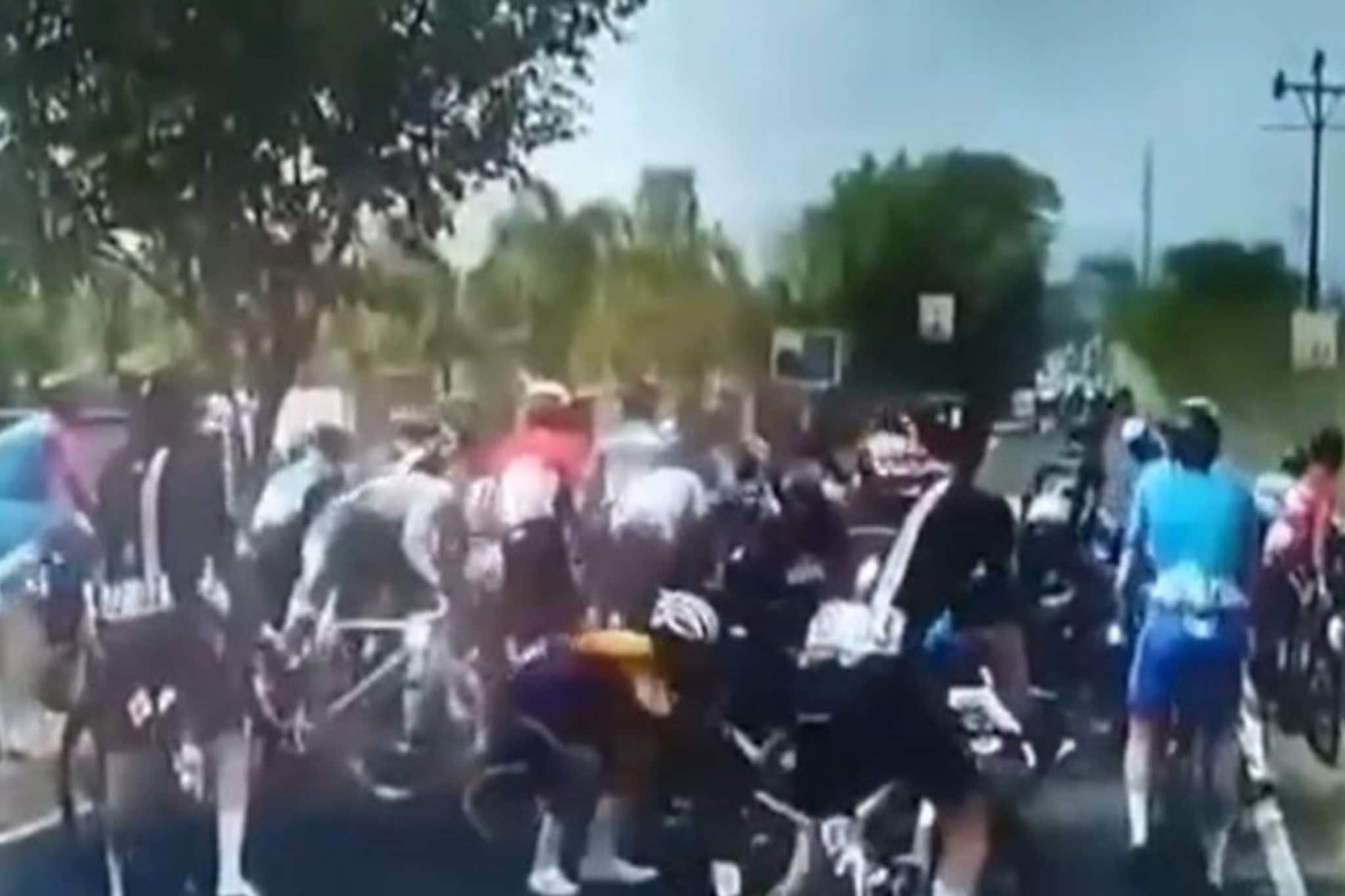 मुळशीच्या रस्त्यावर 70 सायकलींचा खच, पुण्यातील सायकल अपघाताचे फोटो समोर