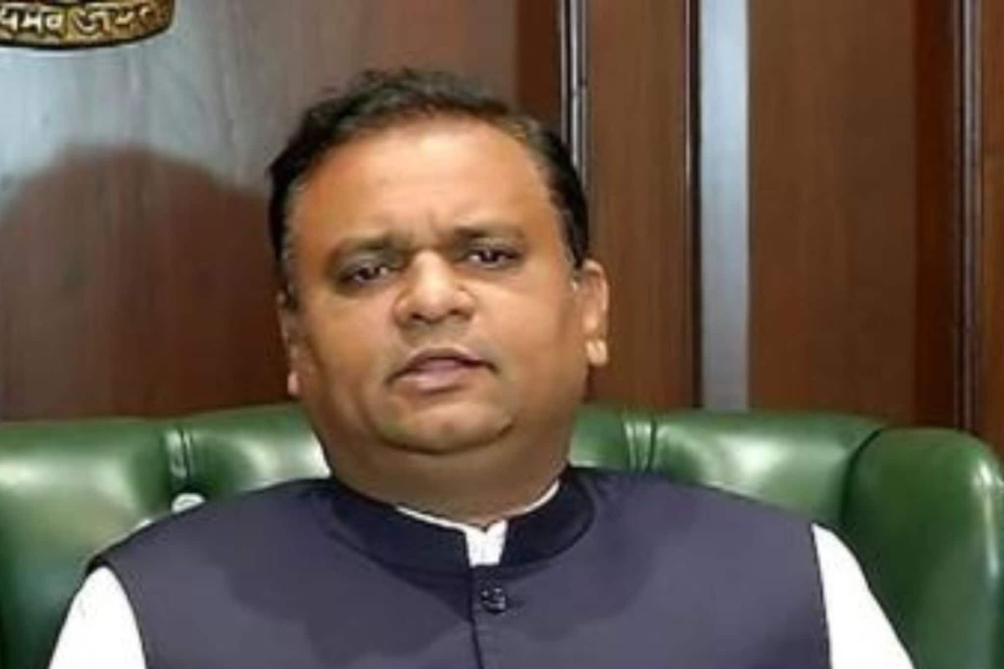 ऐन निवडणुकीच्या तोंडावर राहुल नार्वेकरांच्या अडचणीत वाढ