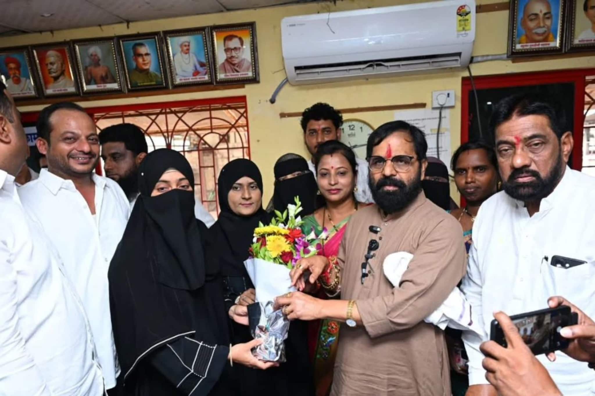 रायगडमध्ये शिवसेनेला मोठा धक्का, कोलांटउडी मारणं अंगलट, ते ७ नगरसेवक अपात्र!