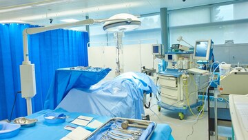 चीनमध्ये बसल्या बसल्या डॉक्टरने मुंबईतल्या रुग्णाची केली सर्जरी, कसं काय?