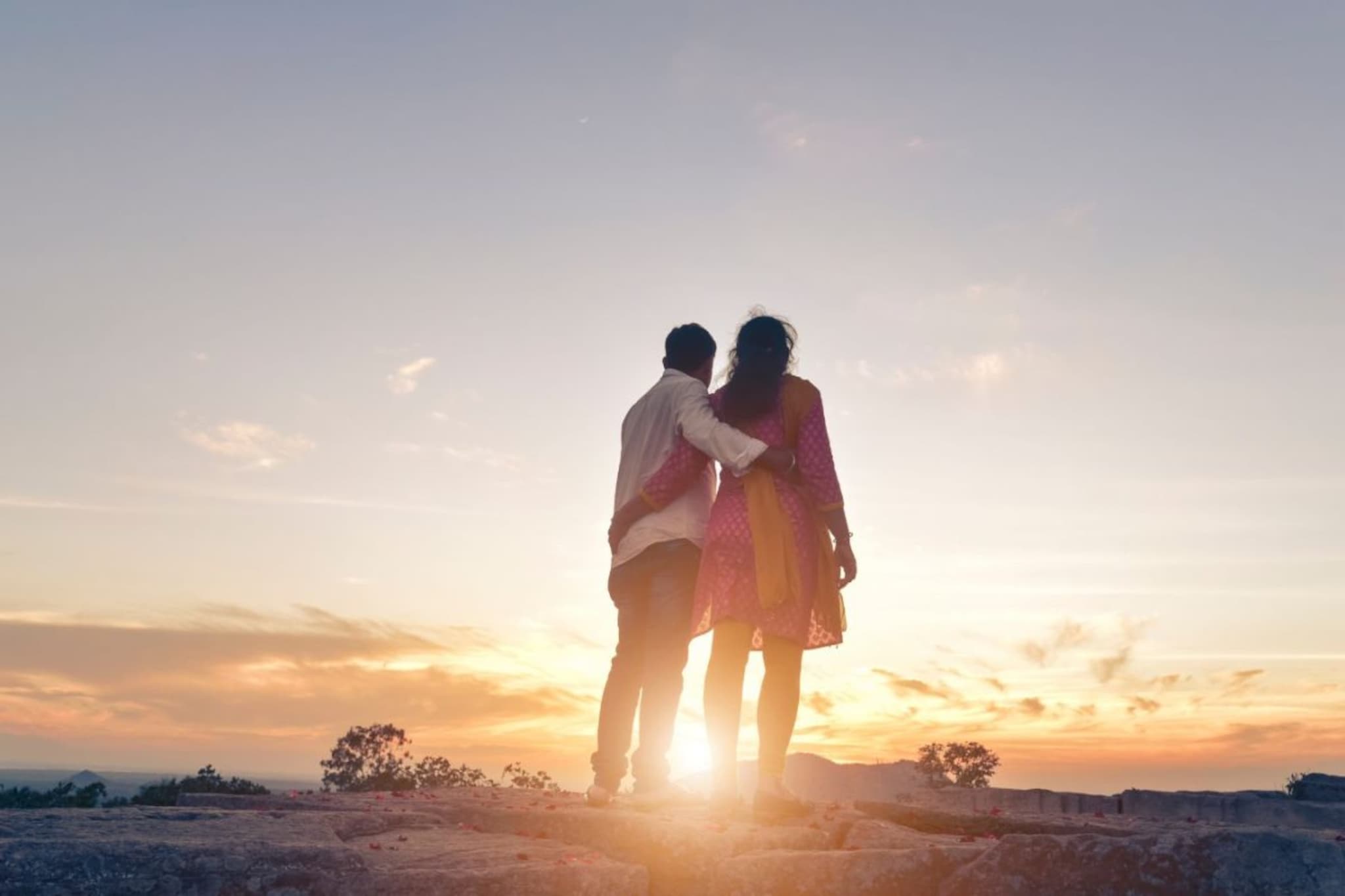 ऑनस्क्रीन भाऊ-बहीण, पण खऱ्या आयुष्यात नवरा-बायको, कोण आहे सिनेसृष्टीतील ही जोडी? ऑनस्क्रीन भाऊ-बहीण, पण खऱ्या आयुष्यात नवरा-बायको, कोण आहे सिनेसृष्टीतील ही जोडी?