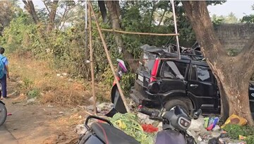 पुणे-सोलापूर महामार्गावर स्कॉर्पिओचा चुराडा, मृत्यूचा दाढेतून तिघे वाचले पण...