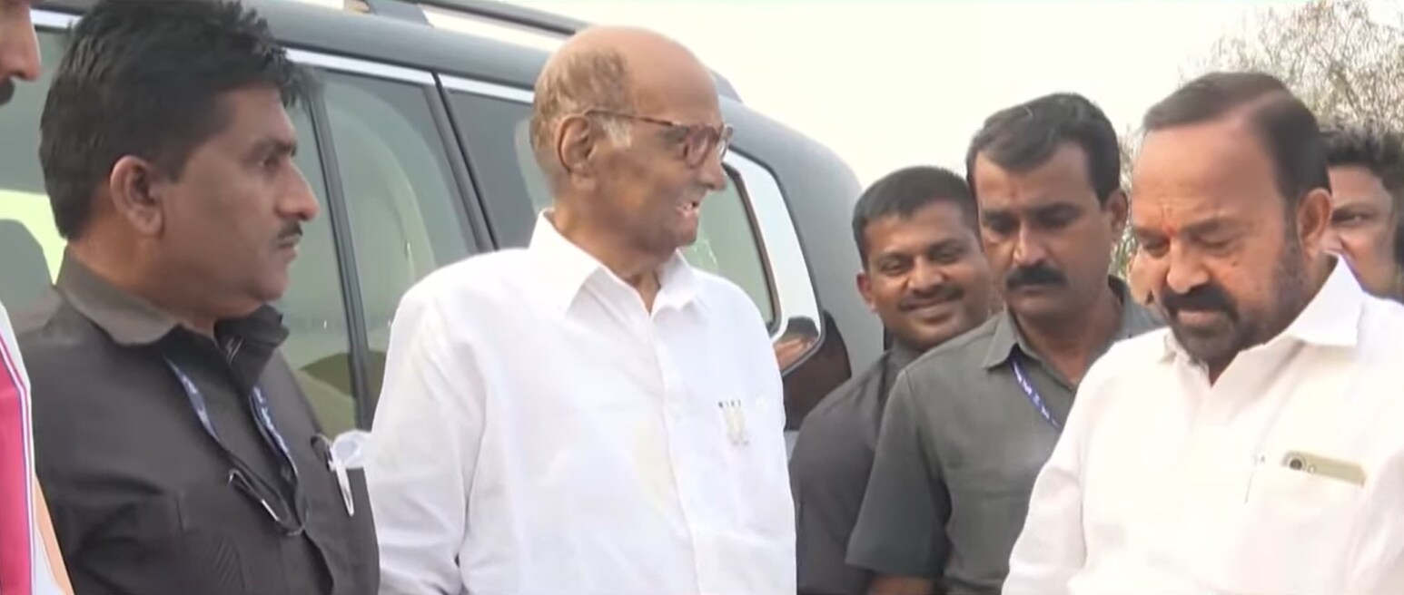 बारामतीतील निरा नदीच्या प्रदूषणाची पाहणी शरद पवारांनी केली. मात्र अजितदादांच्या निधनानंतर ही पाहणी केवळ सांकेतिक आहे.