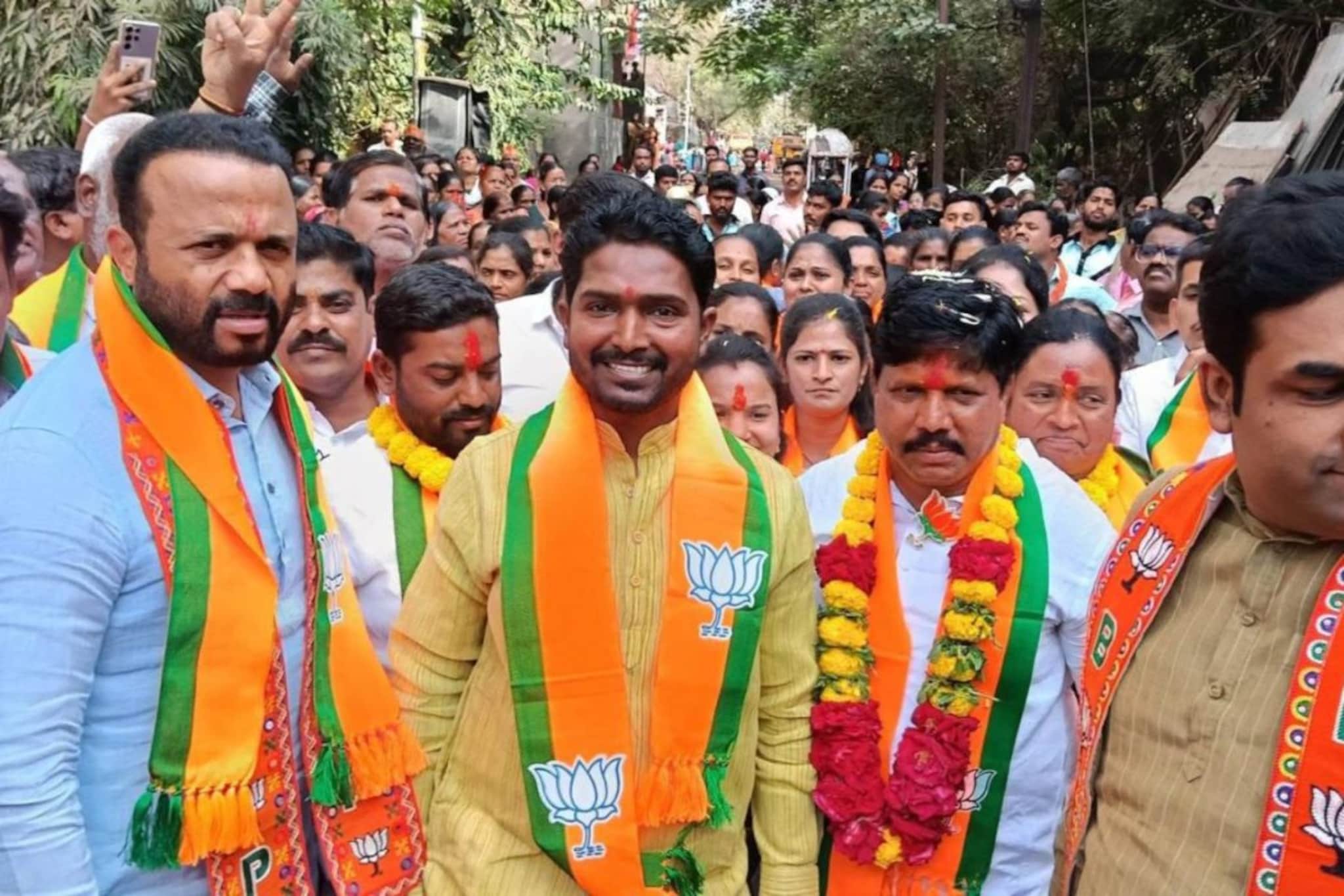 अंबरनाथचा वचपा काढला सोलापूरमध्ये,  मतदानाच्या ३ दिवस आधी गेम फिरवला