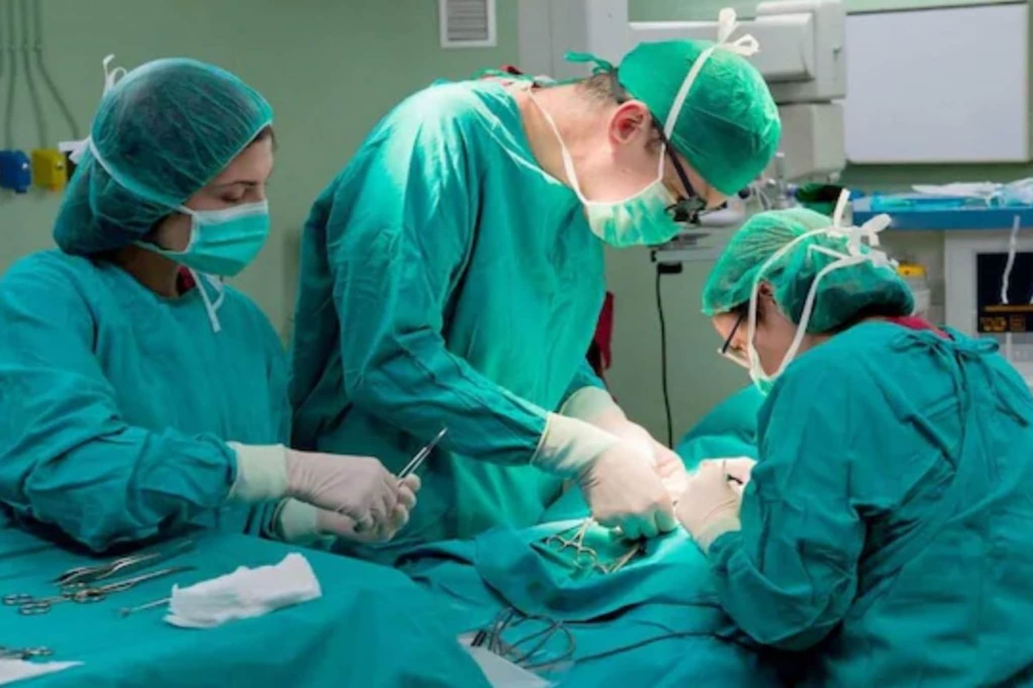 17 वर्षांची लेक जग सोडून गेली; आई-वडिलांनी असा निर्णय घेतला सर्व अवाक झाले