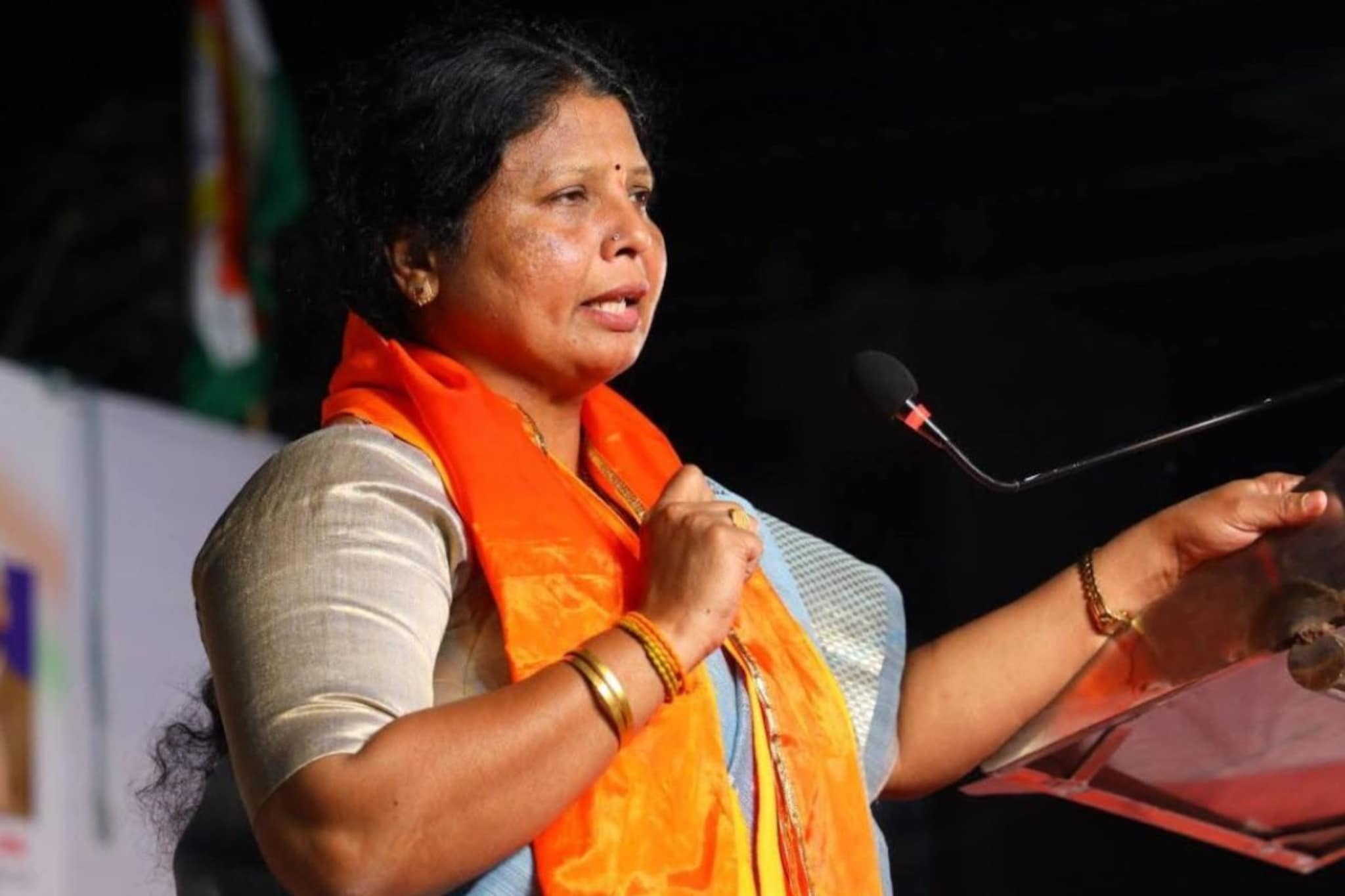 Solpaur : ठाकरे गटामध्ये मोठे बदल, सुषमा अंधारे यांच्यावर मोठी जबाबदारी