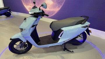 Suzukiची पहिली इलेक्ट्रिक स्कूटर लॉन्च! 95km रेंज, 7 वर्षे वॉरंटी; फीचर्स भारी