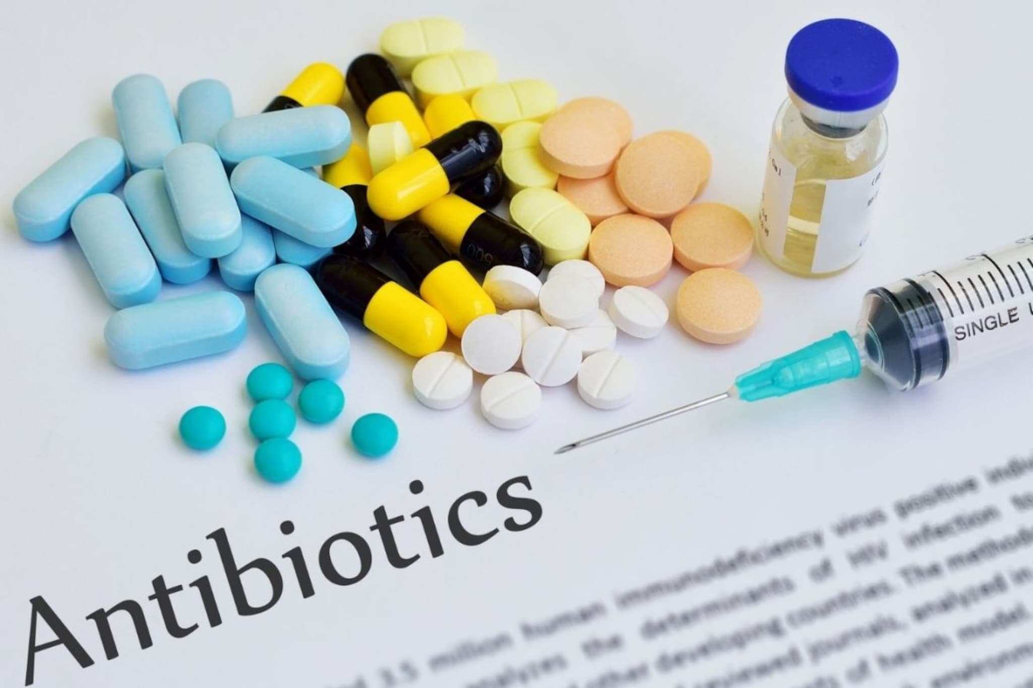 सतत अँटीबायोटिक घेताय? वेळीच व्हा सावध! डॉक्टरांच्या सल्ल्याने घ्या 'ही' औषधे