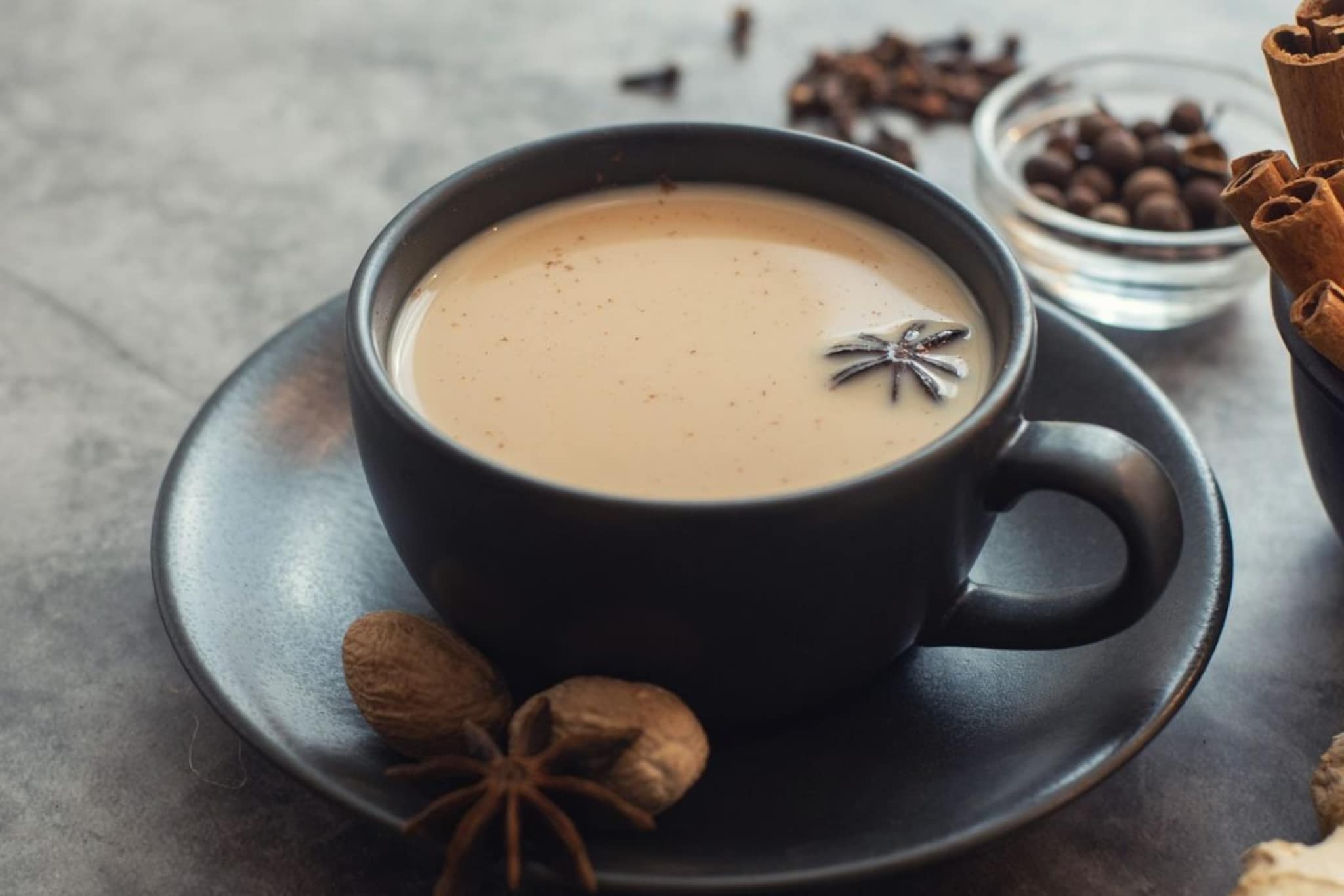 काय आहे कषाय? दिसतं चहासारखंच पण चहा नाही.. चहा सोडू इच्छिणाऱ्यांसाठी उत्तम पेय काय आहे कषाय? दिसतं चहासारखंच पण चहा नाही.. चहा सोडू इच्छिणाऱ्यांसाठी उत्तम पेय