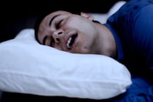 Snoring : झोपेत घोरण्याचा त्रास होत असेल तर काय करायचं ? सोप्या युक्त्यांनी मिळवा आराम, वाचा सविस्तर माहिती