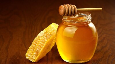 Unlock Radiant Skin: Honey's Natural Power for a Glowing Face