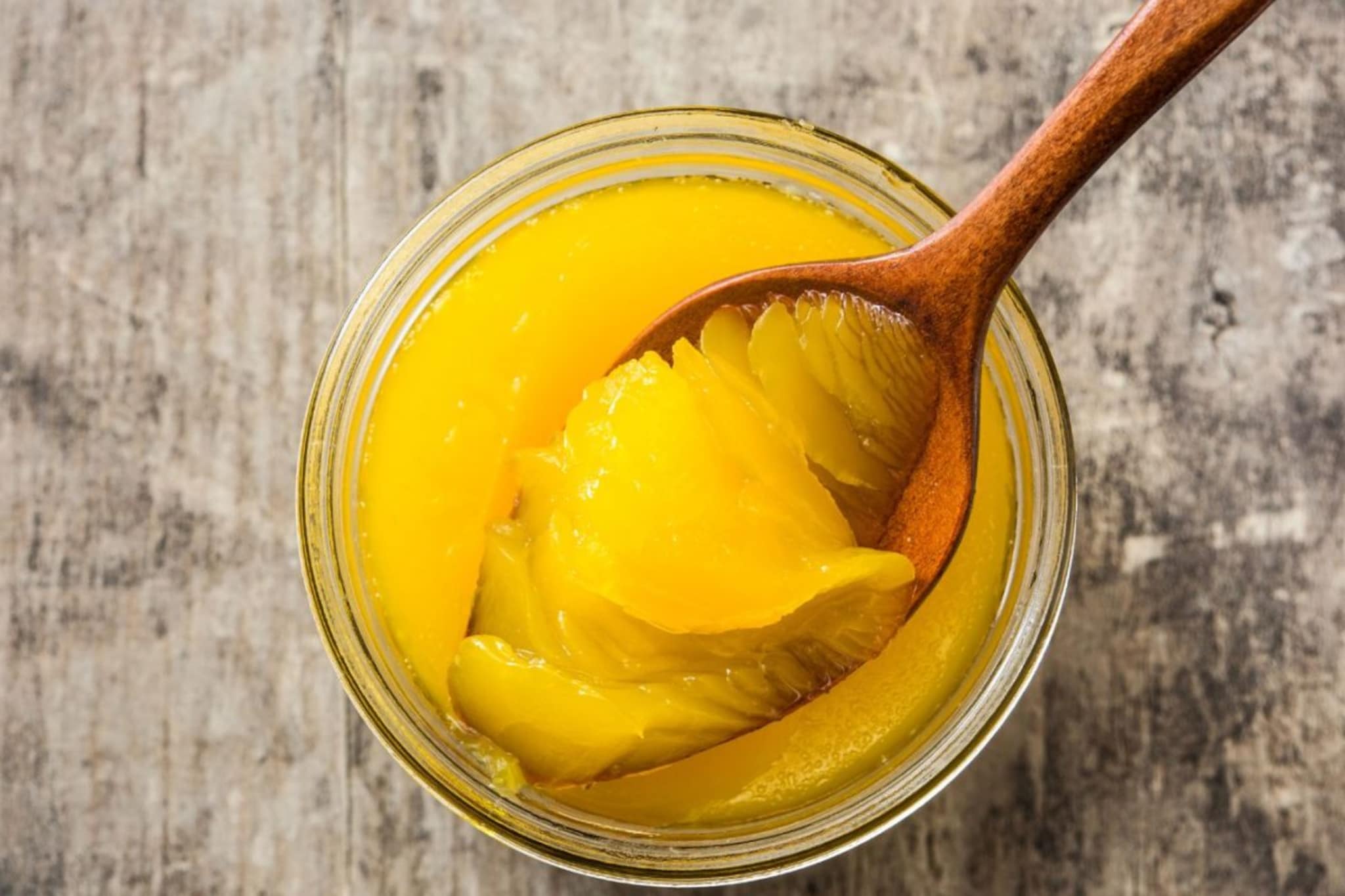 Ghee Benefits : हिवाळ्यात त्वचेची काळजी घेण्यासाठीचं पारंपरिक औषध, वाचा सविस्तर