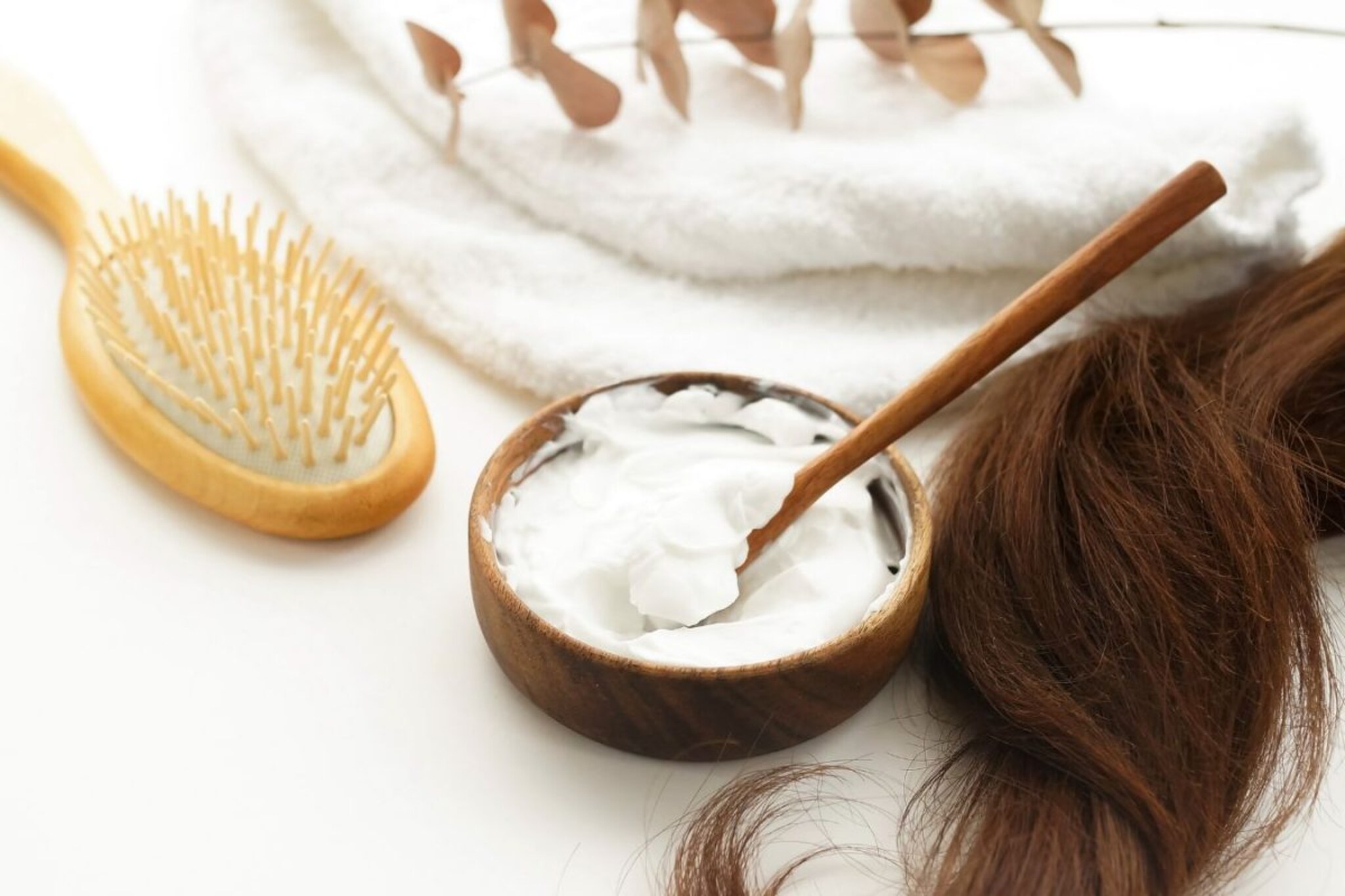Hair Care : कोरड्या केसांसाठी खास इलाज, घरी बनवता येईल असे हेअर पॅक