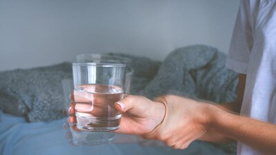 Trembling Hands: A Warning Sign of Vitamin Deficiency, Not Just Fatigue