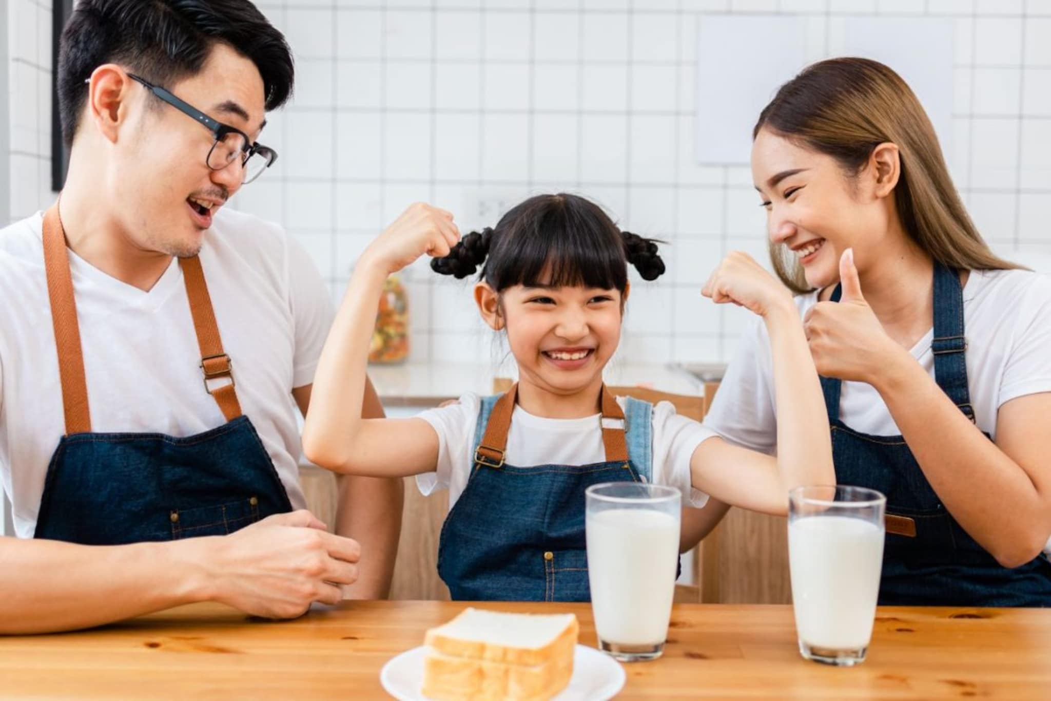 फुल फॅट, लो फॅट की क्रीमविरहित.. मुलांना कोणतं दूध द्यावं? तज्ज्ञांनी दिला सल्ला