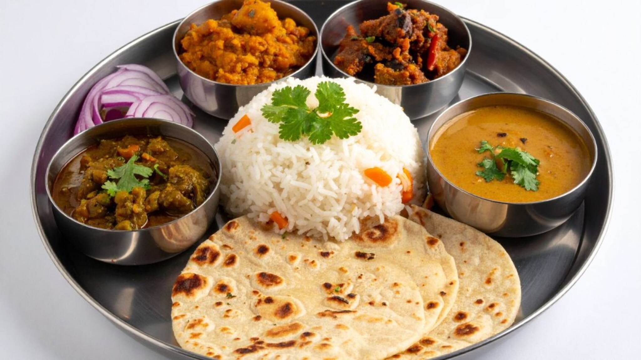 Weight Gain : घरचं जेवण जेऊनही वजन वाढतंय ? समजून घेऊया निरोगी अन्न खाऊनही वजन वाढण्याची मुख्य कारणं