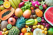 Fruits : महागड्या फेशिअलपेक्षा फलाहार करा, नैसर्गिक उपायानं उजळून येईल चेहरा