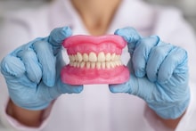 Teeth Care : दातांच्या समस्यांवर प्राचीन काळापासूनच औषध, वज्रदंतीच्या फुलानं तुमची स्माईल होईल लय भारी