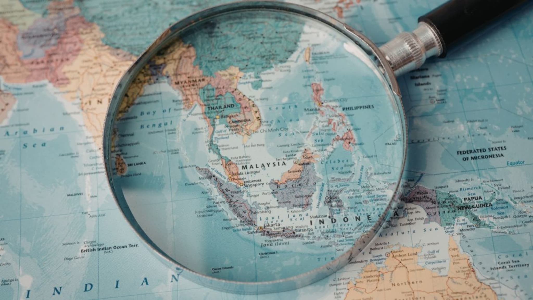 असा देश जो 10-20 नव्हे, तर तब्बल 14 देशांशी शेअर करतो सीमा, माहितीय का नाव?