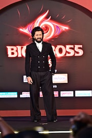 वडिलांवर आक्षेपार्ह कमेंट; भाजप नेत्याला रितेश देशमुखचं सडेतोड उत्तर वडिलांवर आक्षेपार्ह कमेंट; भाजप नेत्याला रितेश देशमुखचं सडेतोड उत्तर