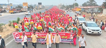 Nashik News: लाल वादळ धडकलं मुंबईच्या वेशीवर, व्यापला नाशिक मुबंई महामार्ग