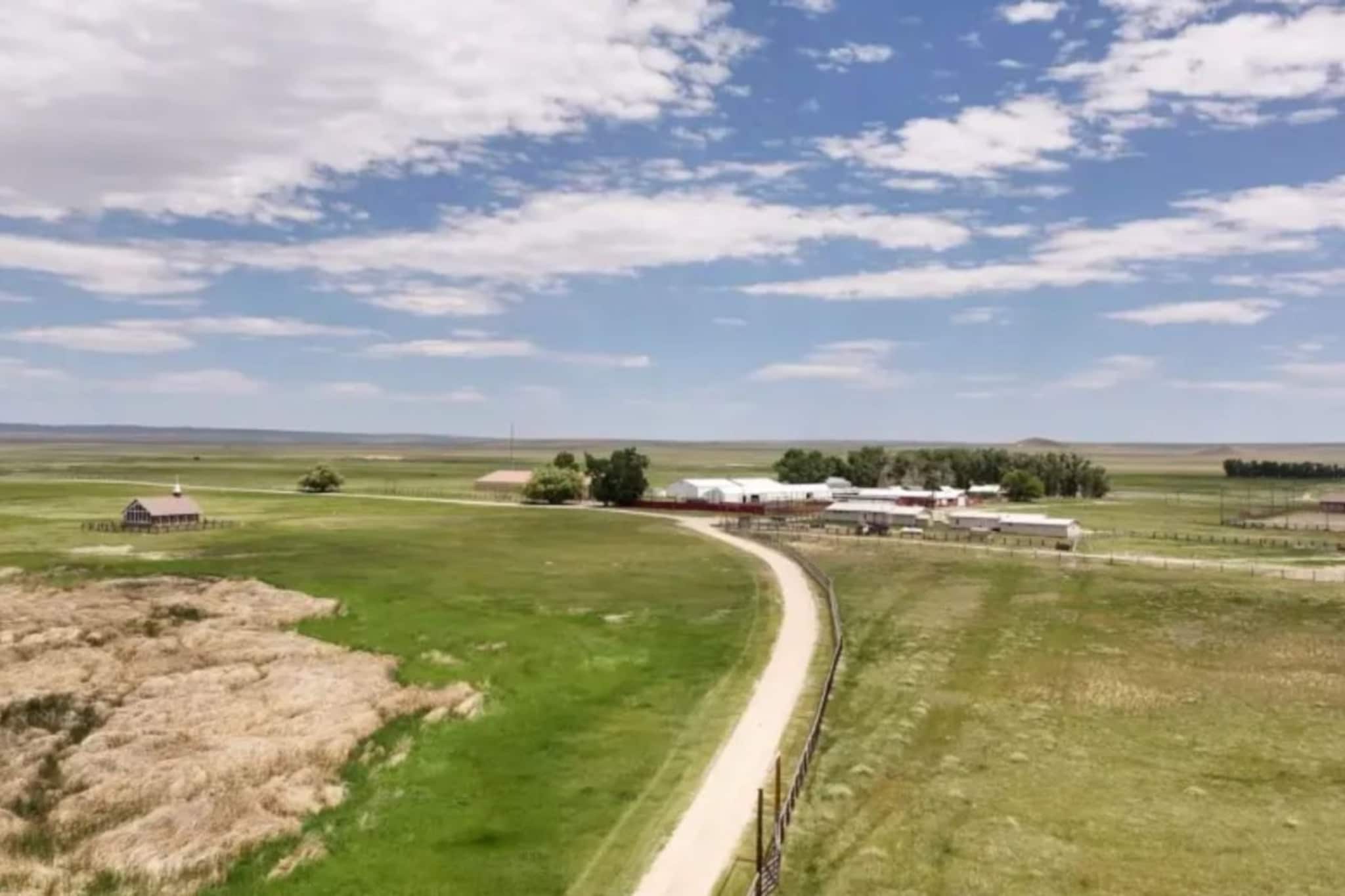 बाबो! मुंबईसारखी 4 शहरं राहतील इतकी जमीन; मालक कोण, कुठे आहे जागा, किंमत किती?