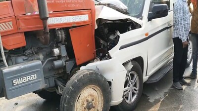 Nanded Accident: Tehsildar's Car Collides with Tractor After Tire Burst, Three Injured
