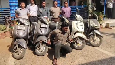 एका व्यक्तीने फक्त 'बदला' घेण्यासाठी तब्बल 150 ॲक्टिव्हा गाड्या चोरल्या आहेत.