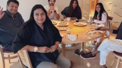 who is Agnivesh Agarwal wife