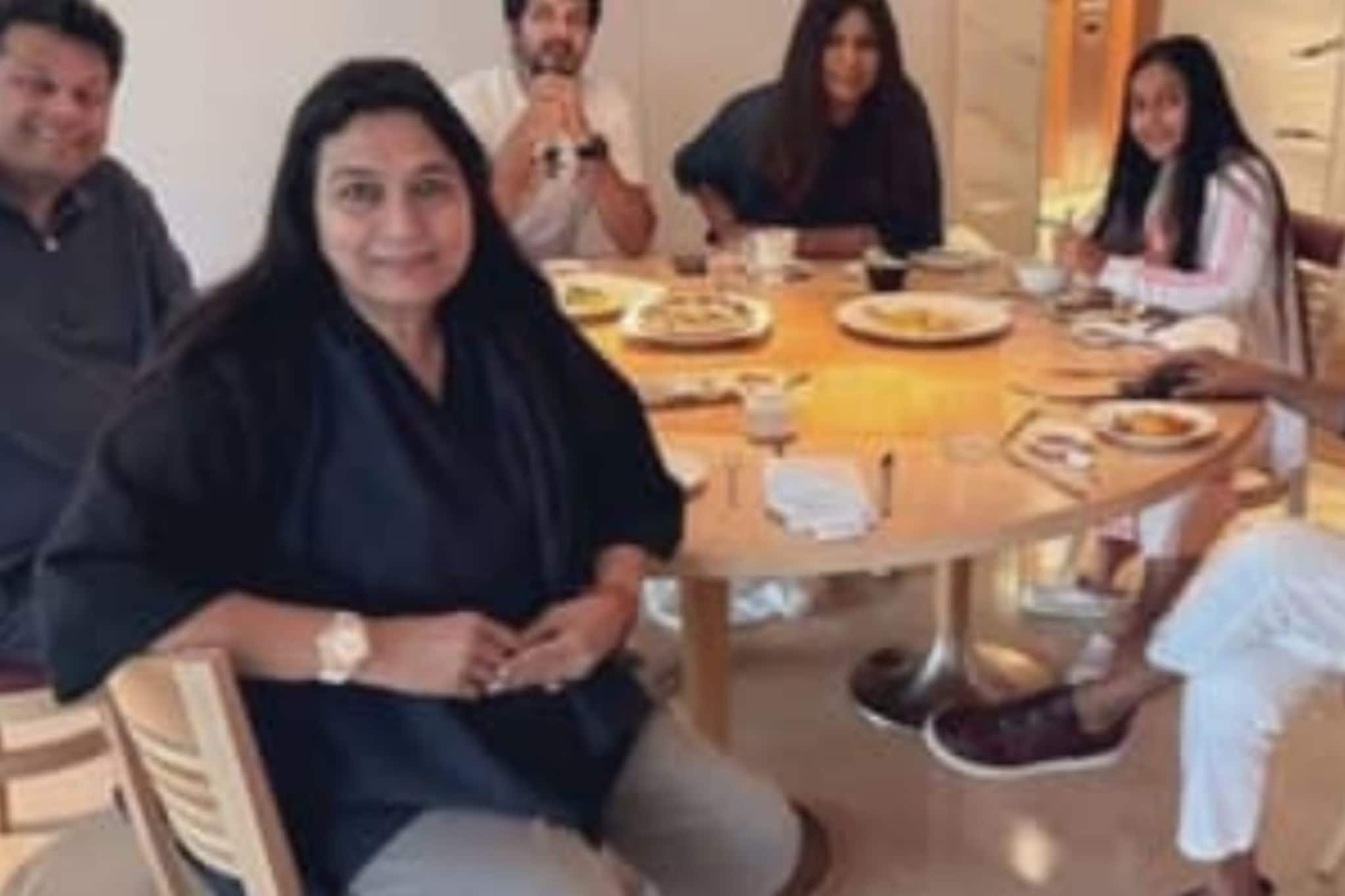 अफाट संपत्ती पण खासगी आयुष्यात मात्र....कोण आहेत अग्निवेश अग्रवाल यांच्या पत्नी? अफाट संपत्ती पण खासगी आयुष्यात मात्र....कोण आहेत अग्निवेश अग्रवाल यांच्या पत्नी?