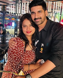 डॅडींच्या मुलीला कसं पटवलं? योगितासोबतच्या लव्हस्टोरीवर अक्षय वाघमारेचा खुलासा डॅडींच्या मुलीला कसं पटवलं? योगितासोबतच्या लव्हस्टोरीवर अक्षय वाघमारेचा खुलासा