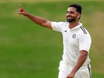 गोलंदाजी बघून संघात घेतले, पण पठ्ठ्याचा फलंदाजीत राडा, टीम संकटात असताना वादळी श गोलंदाजी बघून संघात घेतले, पण पठ्ठ्याचा फलंदाजीत राडा, टीम संकटात असताना वादळी श