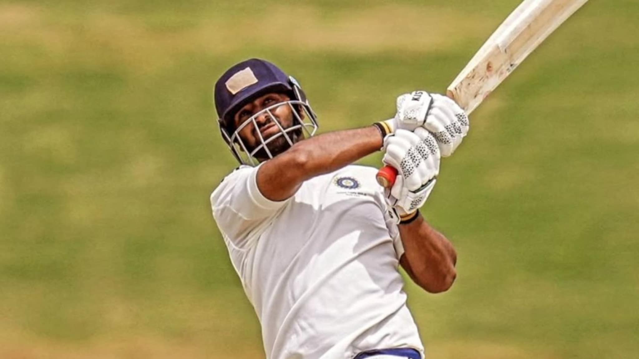 गोलंदाजी बघून संघात घेतले, पण पठ्ठ्याचा फलंदाजीत राडा, टीम संकटात असताना वादळी शतक