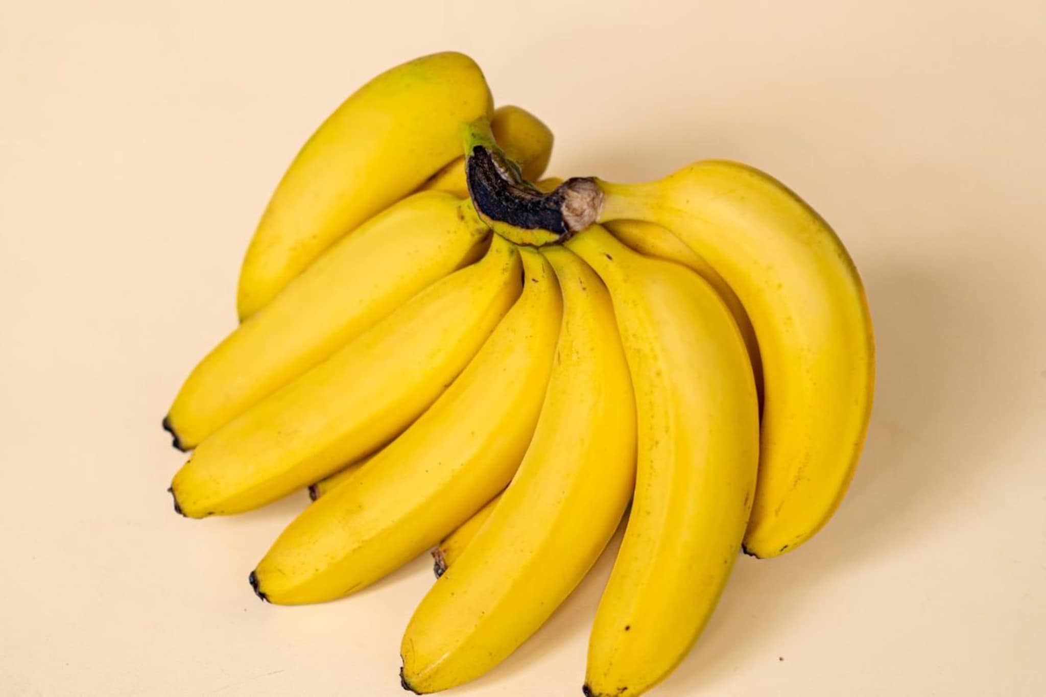 केमिकलने पिकवलेली केळी कशी ओळखायची? ‘हे’ संकेत पाहिल्यास लगेच समजेल सत्य