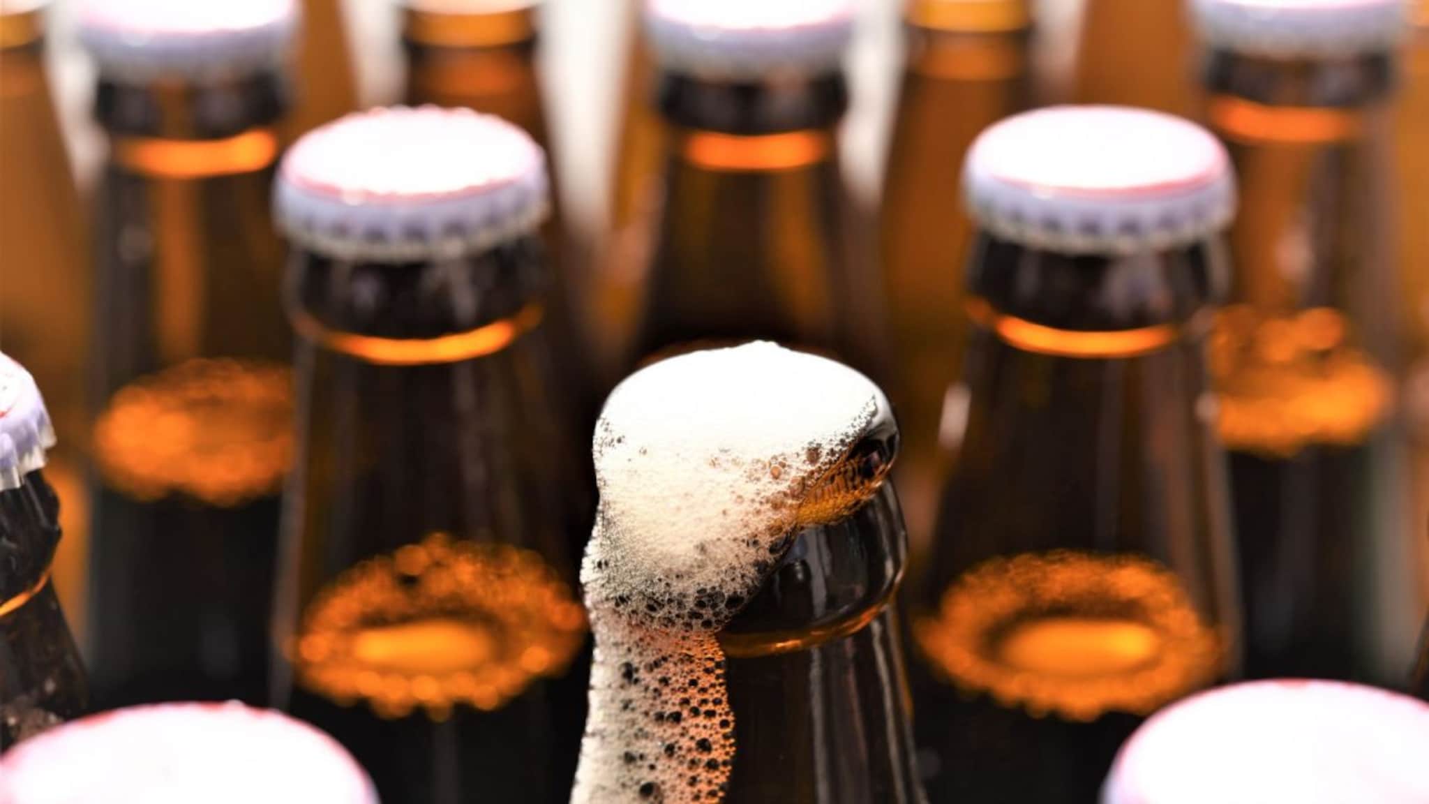 Beer ने काही होत नाही असं म्हणत जास्त प्याल तर जिवानिशी जाल, बिअरचे साइड इफेक्ट्स आधी माहित करुन घ्या