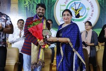 Kiran Mane News: "दु:खातून सावरल्या नाही, तोच राजकारणाच्या जुल्मी सारीपाटावर स्वत:ला..." सुनेत्रा पवारांनी शपथ घेतल्यावर अभिनेत्याची पोस्ट