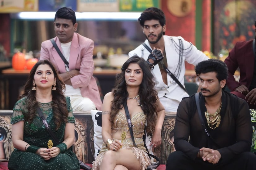 बिग बॉस मराठी 6 ची सुरुवात झाली आहे. घरात गेल्या गेल्या स्पर्धकांनी आपापला कम्फर्ट झोन शोधला आहे. तर काहींचे सोयीस्कर ग्रुप देखील पाहायला मिळत आहे. घरात पहिल्याच दिवशी तुफान राडा झाला. बिग बॉस मराठी 6 ची सुरुवात झाली आहे. घरात गेल्या गेल्या स्पर्धकांनी आपापला कम्फर्ट झोन शोधला आहे. तर काहींचे सोयीस्कर ग्रुप देखील पाहायला मिळत आहे. घरात पहिल्याच दिवशी तुफान राडा झाला.