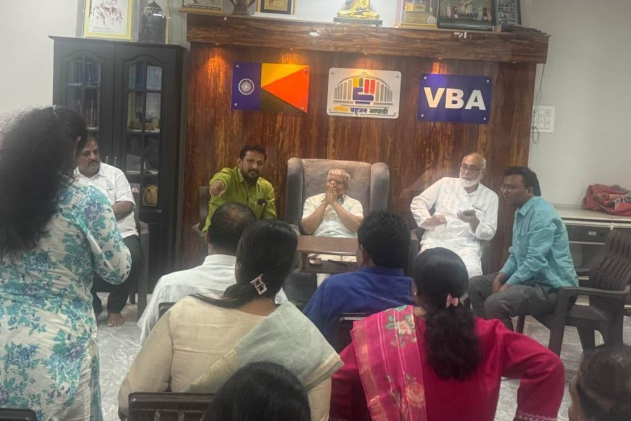 काँग्रेसमधला राडा संपेना, 10 नगरसेवक निघाले मुंबईकडे, भाजप करणार मोठा गेम?