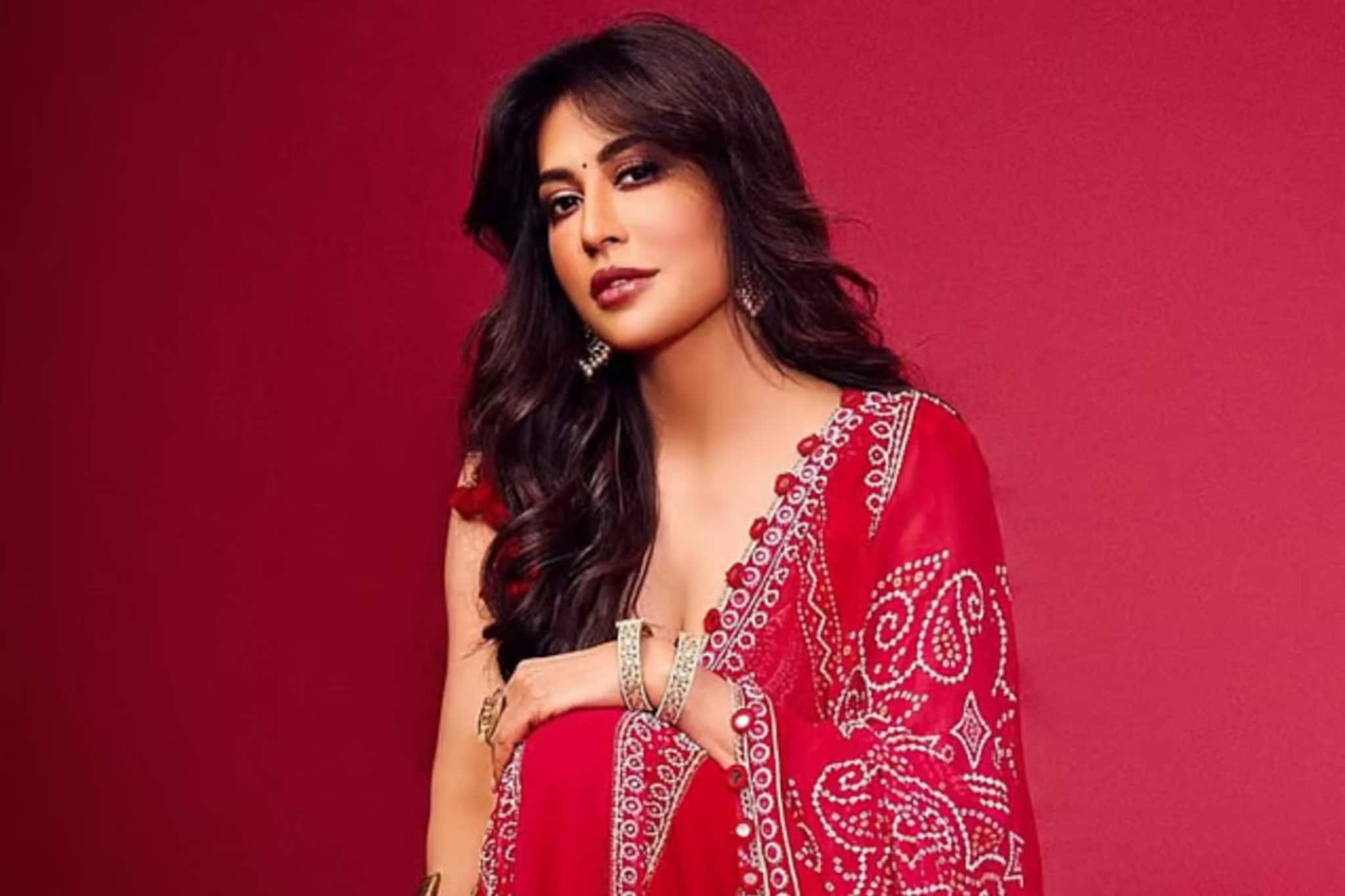 'संपूर्ण पाठीवर नखांचे ओरखडे', चित्रांगदाने सांगितला फॅन्सचा तो भयंकर अनुभव