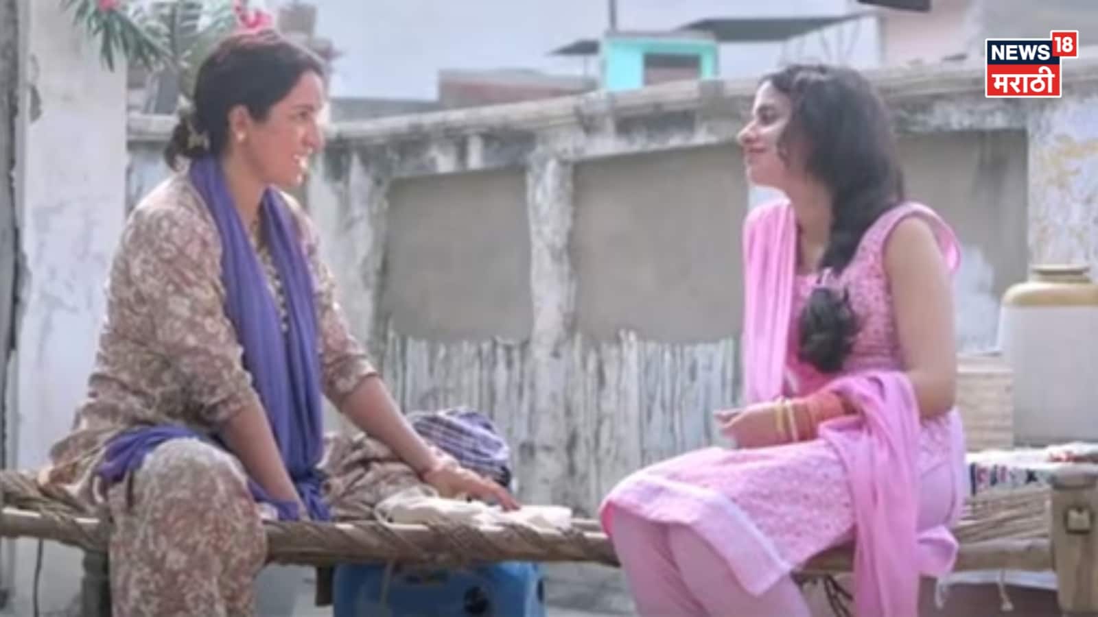 दुसऱ्या दिवशी सकाळी रसिका वनिताच्या घरी येते. वनिता तिचं हसतमुखाने स्वागत करते आणि तिला गरमागरम भजी, थंड पेय आणि एक खास हिरवी चटणी खायला देते. चटणीची चव चाखताच रसिका थक्क होते आणि तिची खूप स्तुती करते.