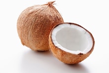 ओलं खोबरं खाल्ल्याने शुगर वाढते का? मधुमेही रुग्णांच्या मनातील सर्वात मोठ्या प्रश्नाचं उत्तर मिळालं