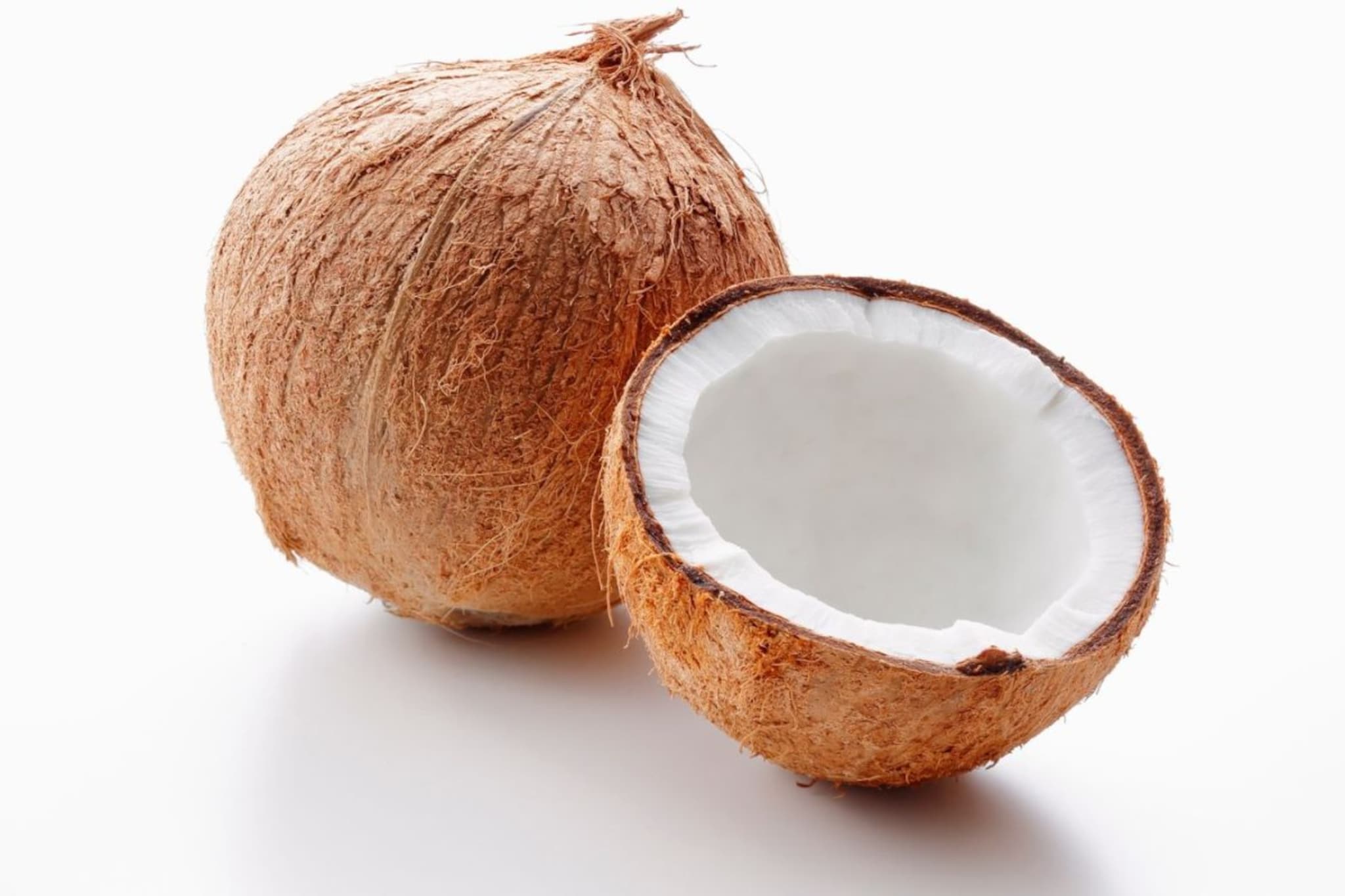 ओलं खोबऱ्याने शुगर वाढते का? मधुमेही रुग्णांच्या मनातील प्रश्नाचं उत्तर मिळालं