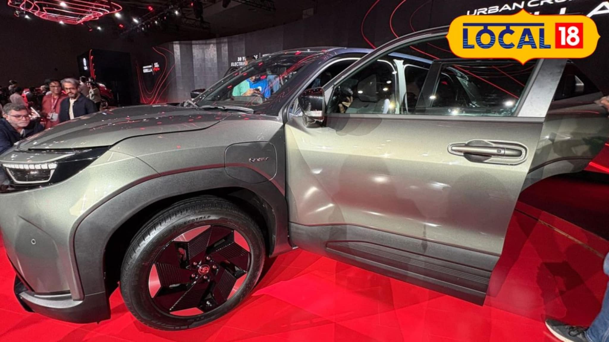 Toyota चा धमाका, भारतात लाँच केली पहिली इलेक्ट्रिक SUV;  543 किमी बिनधास्त फिरा!