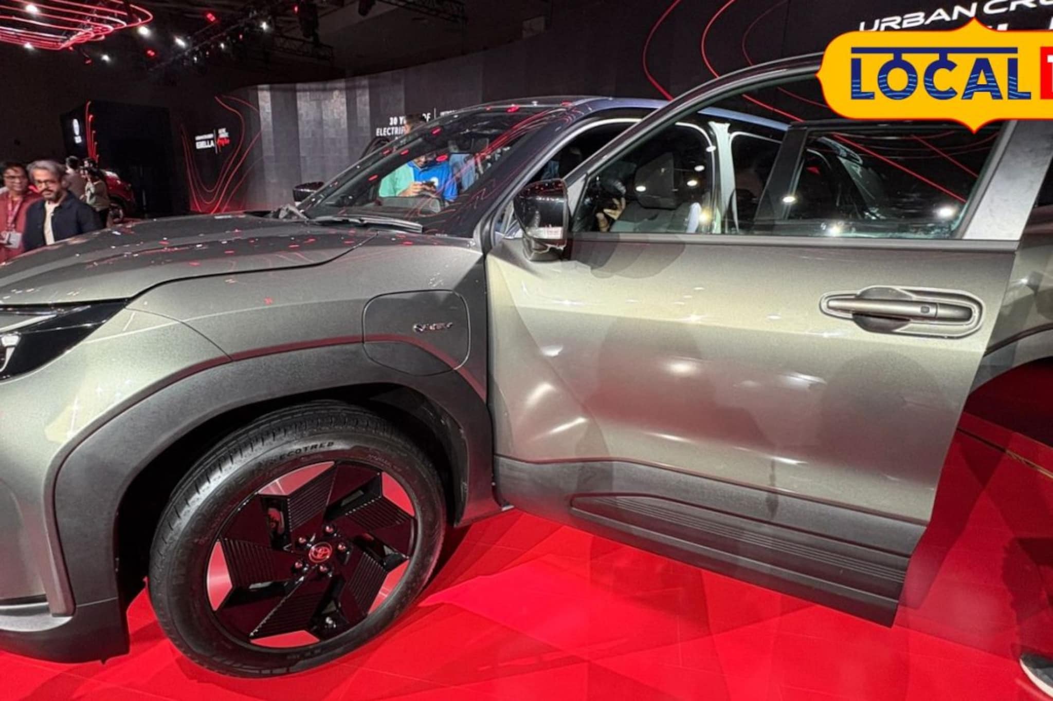 Toyota चा धमाका, भारतात लाँच केली पहिली इलेक्ट्रिक SUV;  543 किमी बिनधास्त फिरा!