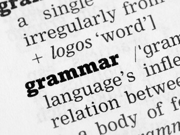 'कर्नल'साठी Colonel अशी स्पेलिंग का लिहितात? उच्चारात 'R' मग लिहाताना 'L' का?